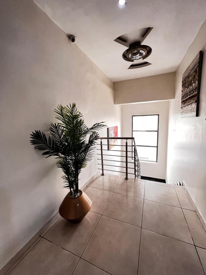 De Rigg Place, Surulere ラゴス エクステリア 写真